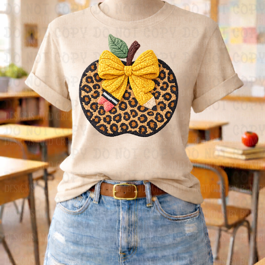 Faux Yarn Leopard Apple with Pencil Bow