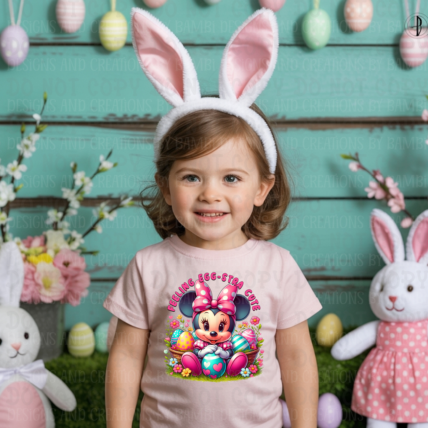 Minnie Feeling Egg-Stra Cute